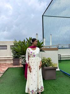 Elegant Floral Embroidered Anarkali Kurta