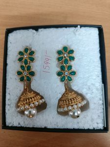 Avon Elegant Green &amp; Gold Jhumka Earrings