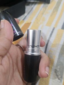 MAC Lipstick "Let's get Mehry"