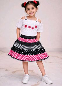 Girls' Two-Piece Outfit: Adorable & Stylish