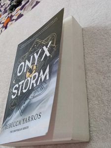 ONYX STORM REBECCA YARROS