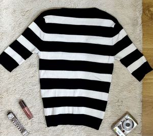 Striped V-Neck Grunge Knit Top