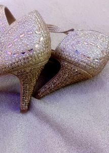Sparkling Gold Heels - Perfect for Occasions