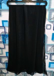 Elegant Black Dupatta beauty look