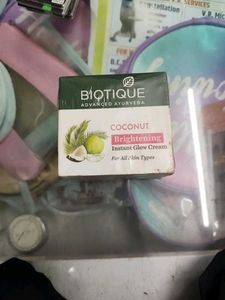 Biotique Coconut Brightening Instant Glow Cream