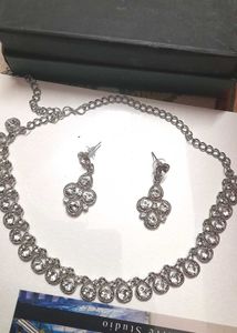 Elegant Rhinestone Necklace and Earring Set