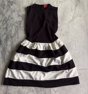 Chic Black & White (Balloon Dress)