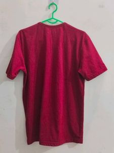 Man soft cotton Maroon t shirt round neck, M, size