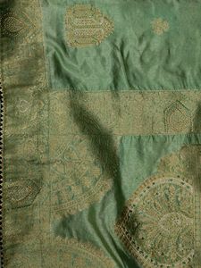 Elegant Green Silk Saree With Blouse