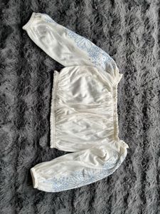 H&amp;M Off-Shoulder Cropped Top