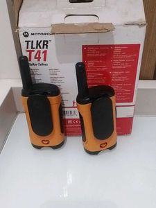 Motorola TLKR T41 Walkie-Talkies (Pair)