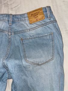 Light Wash Ripped Jeans