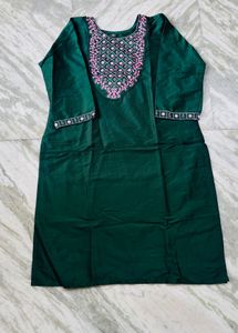 Elegant Green Embroidered Kurta