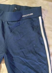 Navy Blue Leggings and a top