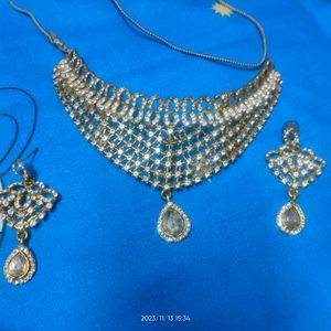 Beautiful Necklace With Long Earring