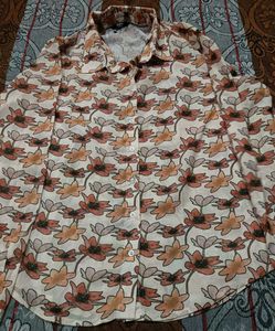 Chic Floral Print Button-Up Shirt