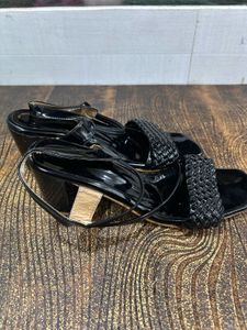 Chic Black Block Heel Sandals