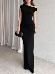 Elegant One-Shoulder Black Maxi Dress