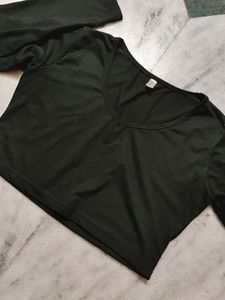 Black deep V-neck Crop top