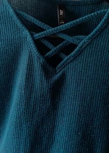 Stylish Teal Ribbed V-Neck Top