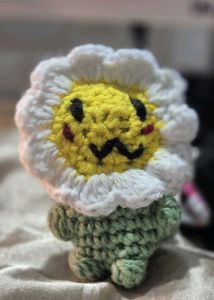 Handmade Crochet daisy Flower keychain