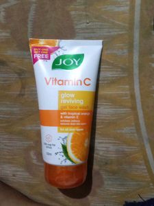 Joy Vitamin C Glow Reviving Face Wash