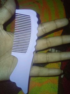 Vintage White Comb