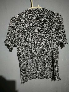 Chic Black &amp; White Dotted Top