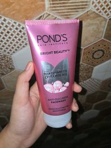 Pond's Bright Beauty Facewash