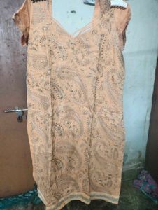 Elegant Peach Kurta with Paisley Print