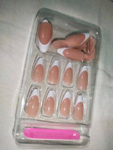 Savana French Tip Press-On Nails