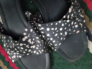 Stylish Polka Dot Slides for Women