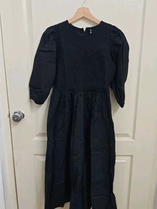 Chic Black Puff Sleeve Midi Dress