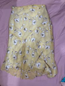 Flowy Yellow Floral Midi Skirt