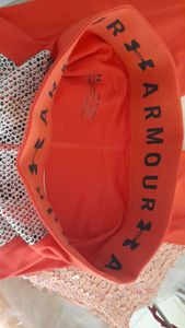 Under Armour compression technology 3/4 gym pants