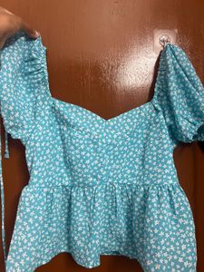 Cute Blue Floral Puff Sleeve Top