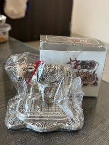 Exquisite Cow Idonl Figurine