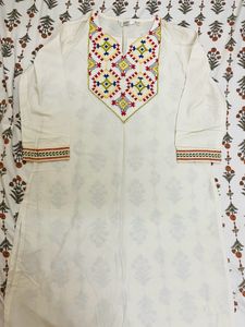 Thread Work Off White Cotton Kurta-MAX