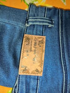Chic High-Waisted Skinny Jeans