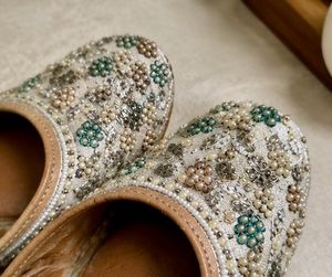 Embellished Punjabi Jutti Flats