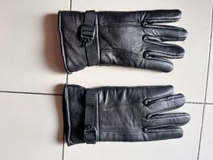 Black Leather Gloves