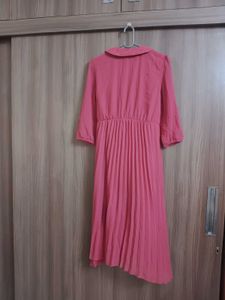 Chic Pink Pleated Midi Dress