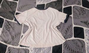 casual white tshirt