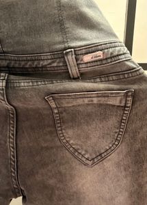 Women's High-Waisted Washed Jeans