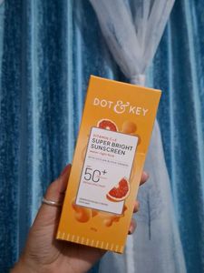 Dot & Key Vitamin C+E Super Bright Sunscreen