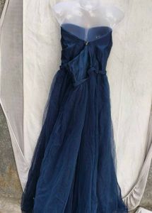 Elegant Navy Blue Strapless Tulle Gown