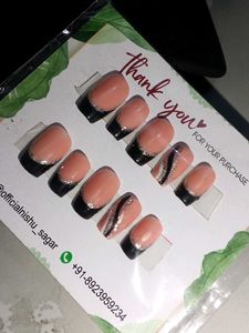 Black Tip Press-On Nails
