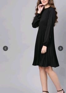 Elegant Black Pleated Midi Dress