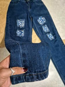 Daisy Patch Ripped Jeans