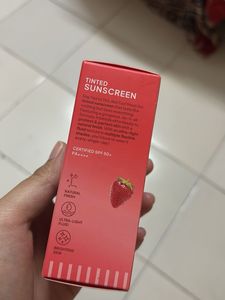 Dot &amp; Key Strawberry Dew Tinted Sunscreen SPF 50+